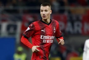 九游娱乐-集结日荷甲传出新动向，AC米兰战术微调，管理层表态：更衣室稳定，赛季目标并未改变的简单介绍