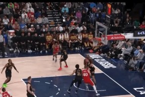 九游-关于哈登回归赛场，赛况扑朔迷离首场状态亮眼，美国队观众沸腾！的信息